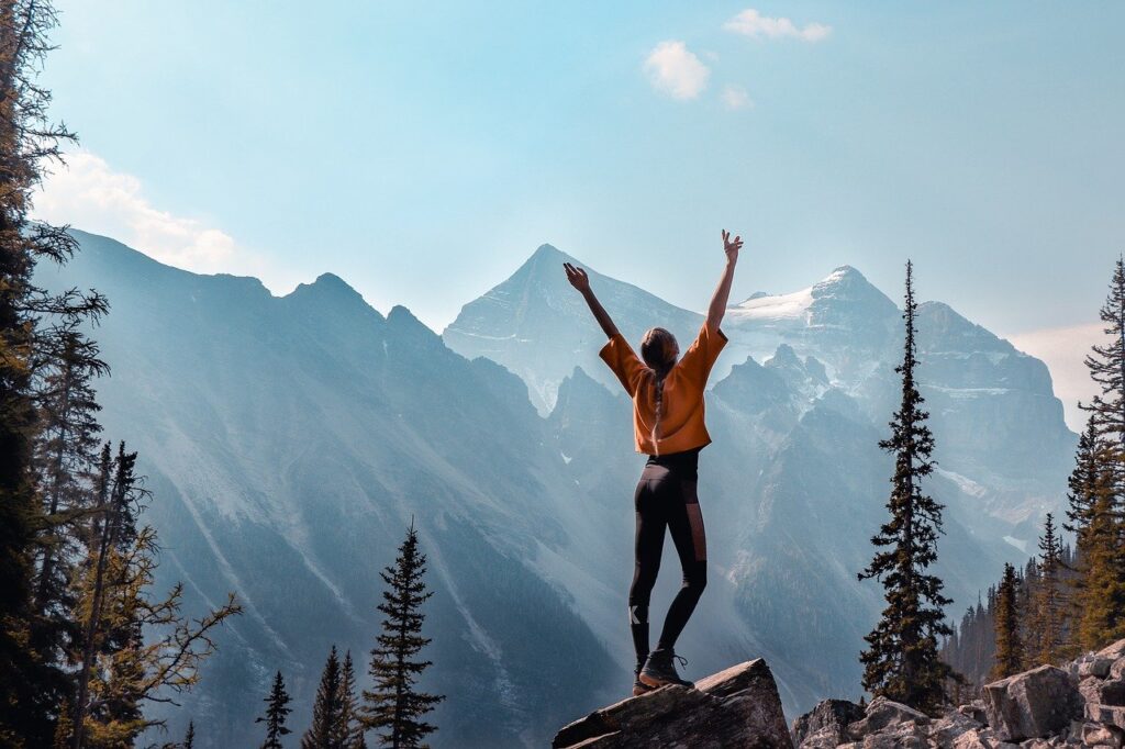 mountains, canada, girl-3959204.jpg